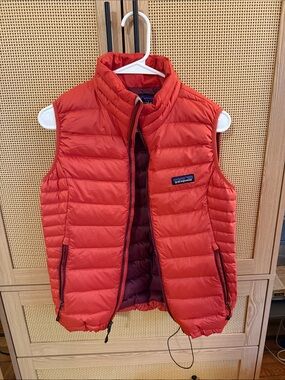 Patagonia Red Quilted Lightweight Women's Vest